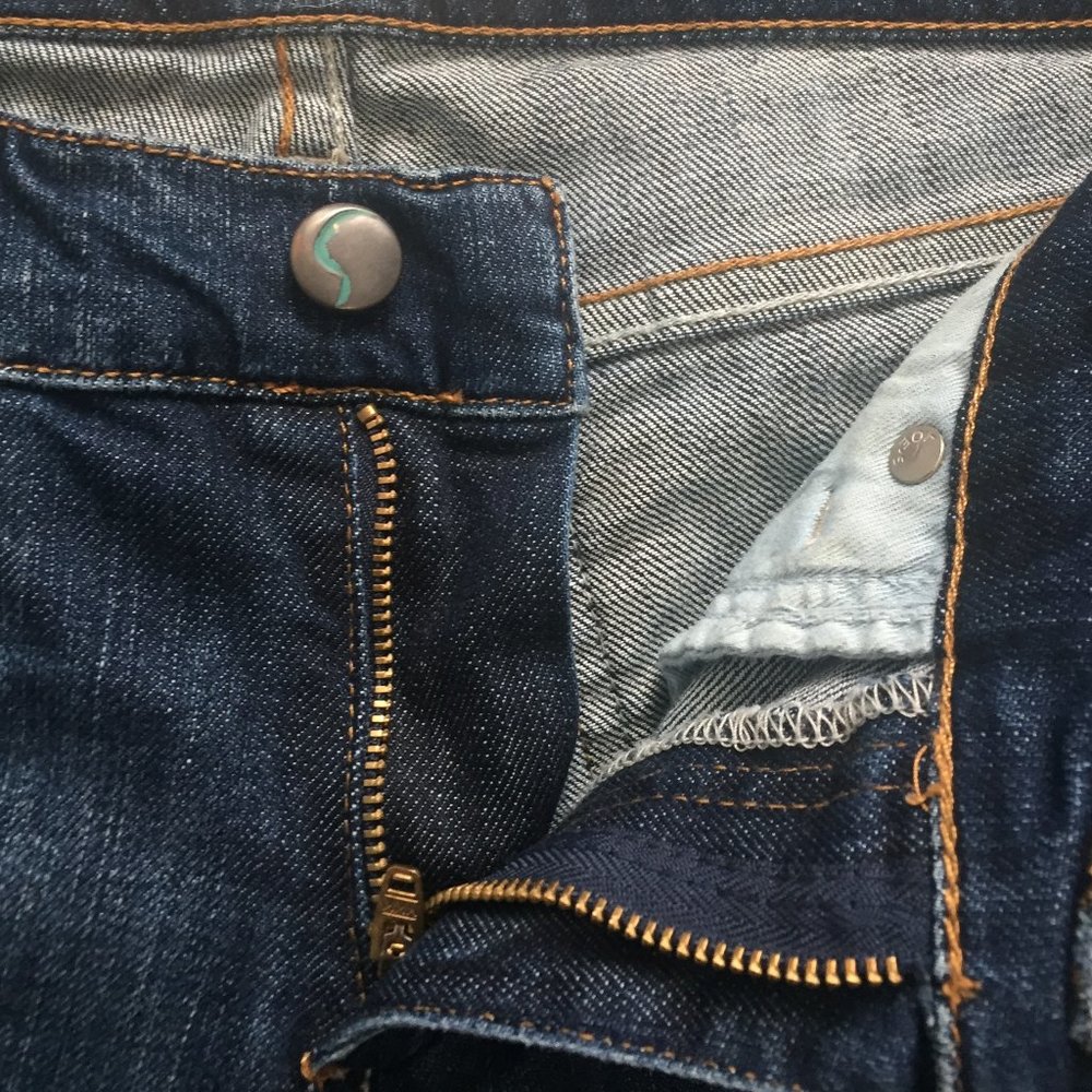 SOLD📌Joe's Jeans Slit Hem Kicker - Picture 10 of 13